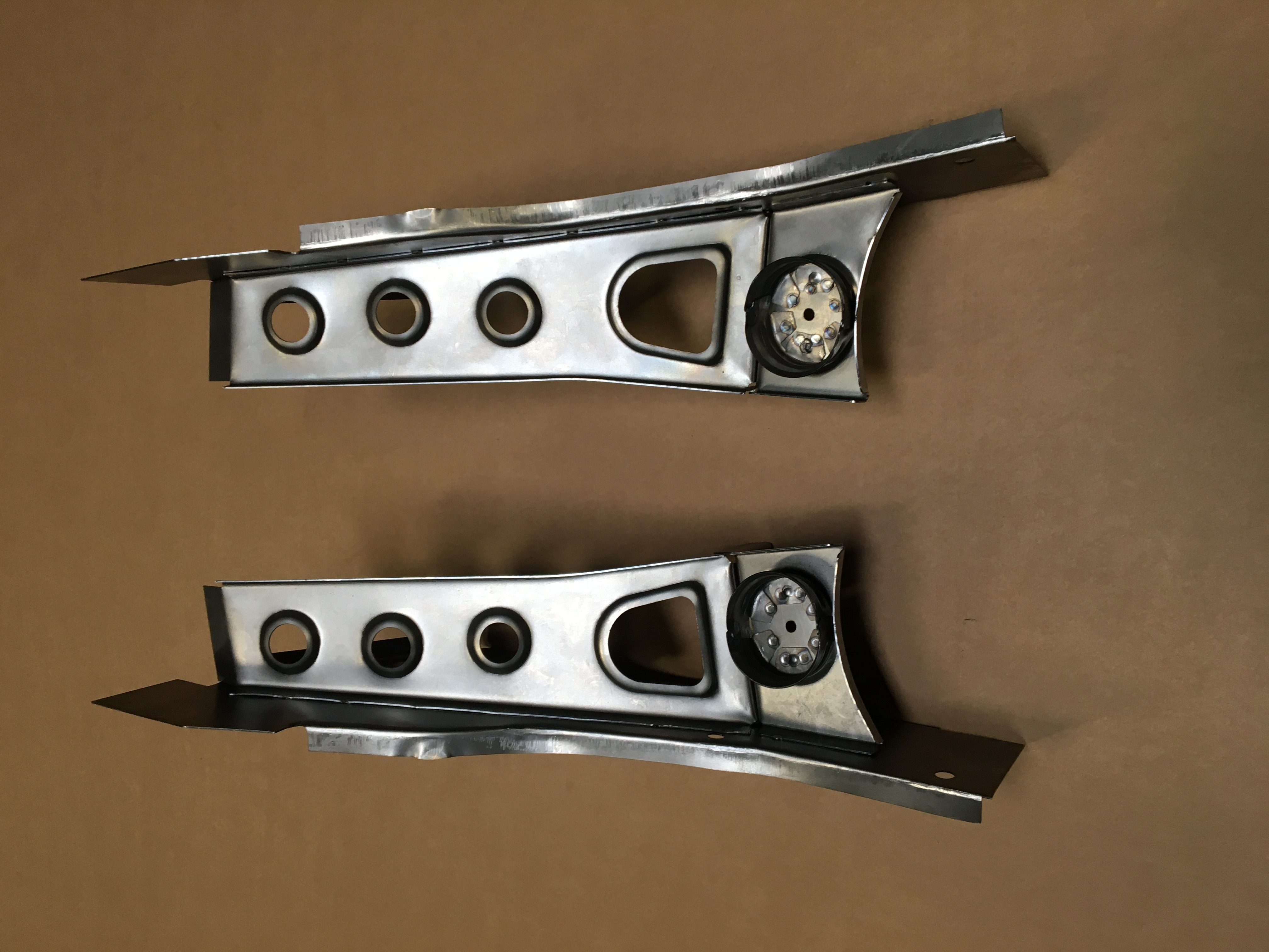 Plech S120 nosnik zadneho vnutorneho podblatníka ľavý  